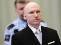 Izolácia ma ešte viac zradikalizovala, tvrdí Breivik
