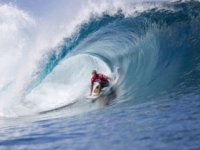 Surfistu odniesol prúd od pobrežia, strávil na mori 16 hodín