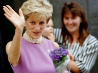 Princovia William a Harry dali zosnulej matke postaviť sochu