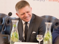 Opozícia chce pre ceny energií odvolávať premiéra Fica