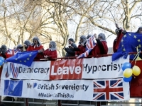 Zákon o odchode Británie z EÚ schválila aj Dolná snemovňa