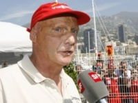 Wolff a Lauda pokračujú v Mercedese, upísali sa do roku 2020