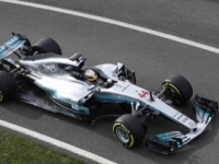 Hamilton má za sebou prvú jazdu na novom monoposte